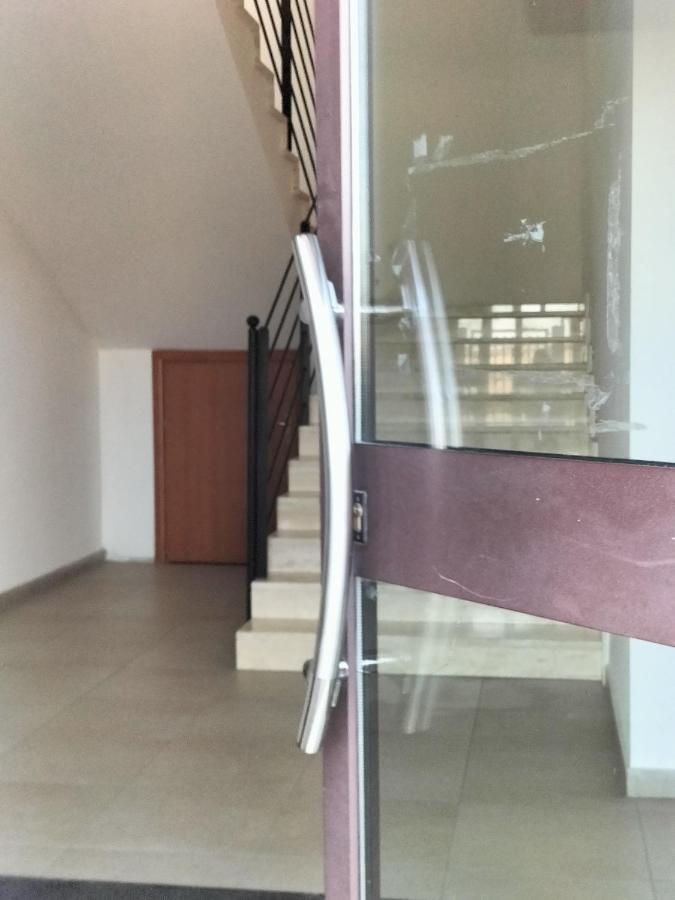 Appartement Twin House à Tito Extérieur photo
